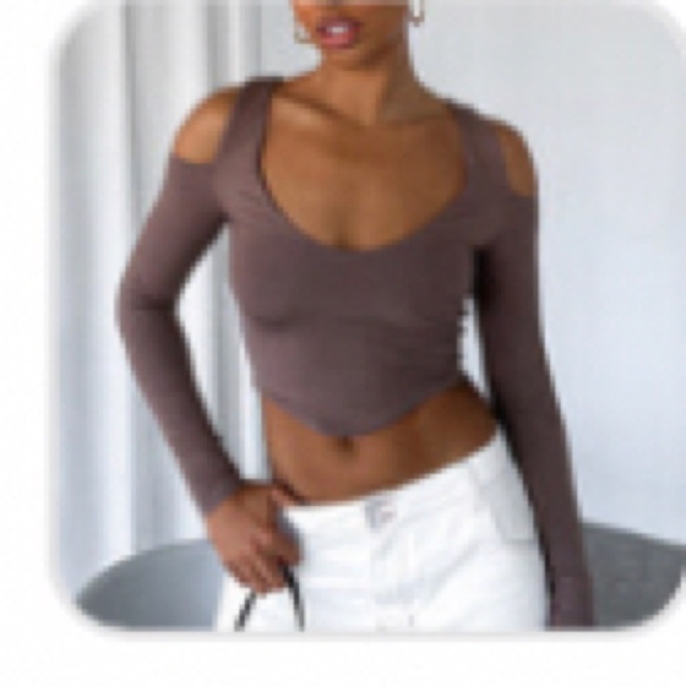White Fox On Time Long Sleeve Crop in Mocha
